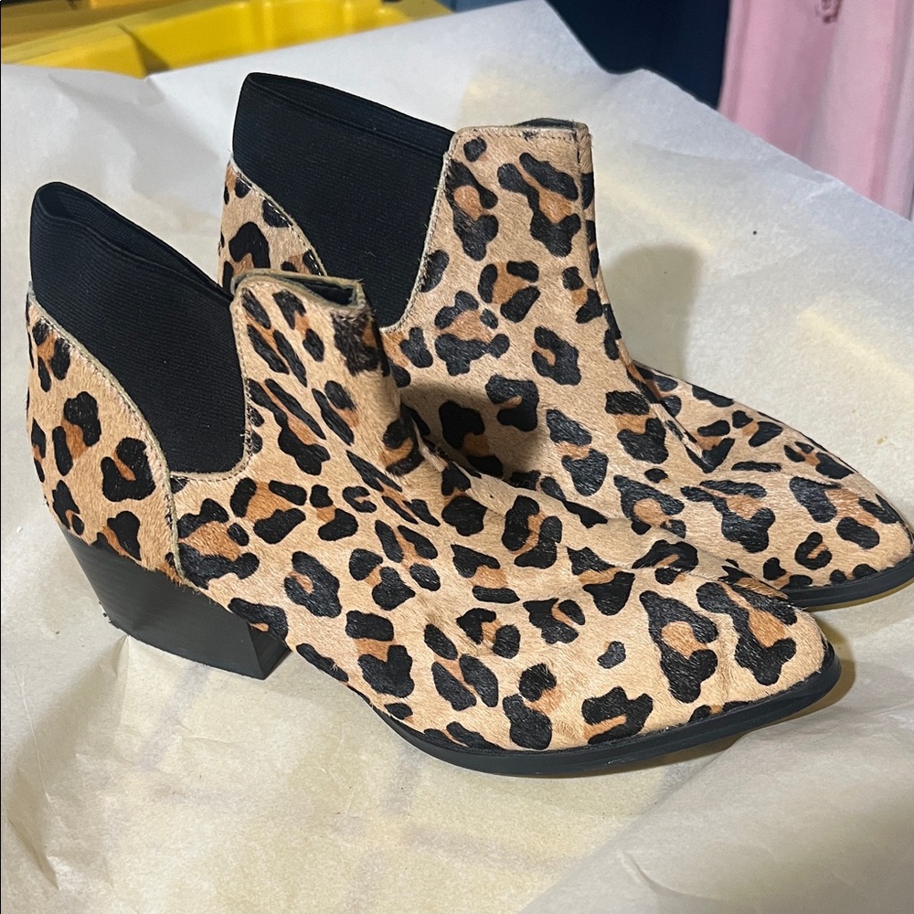 Steve Madden Tan and Black Leopard Ankle Boots